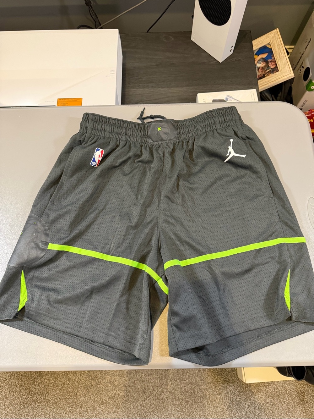 Jordan Minnesota Timberwolves NBA Swingman Shorts – Black/Neon Green – Men’s XL